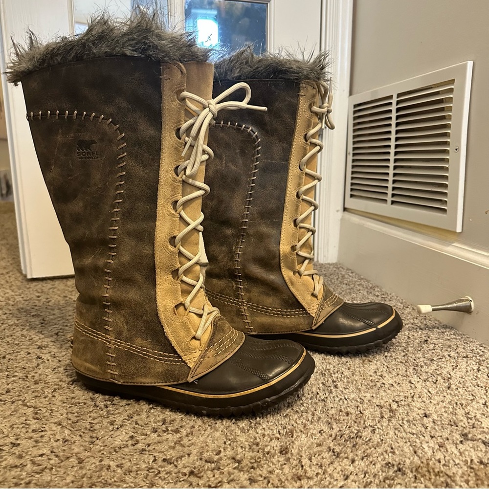 Sorel Joan of Arctic leather snow boots waterproof - size 7